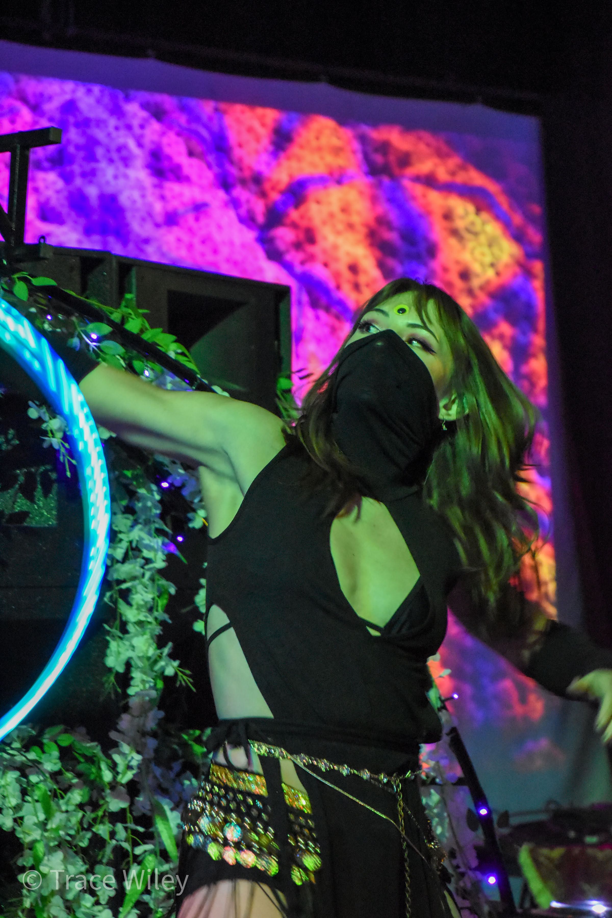 Darya Devotion LED performance Art Explosion